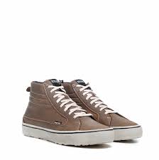 STREET 3 WP BROWN 46